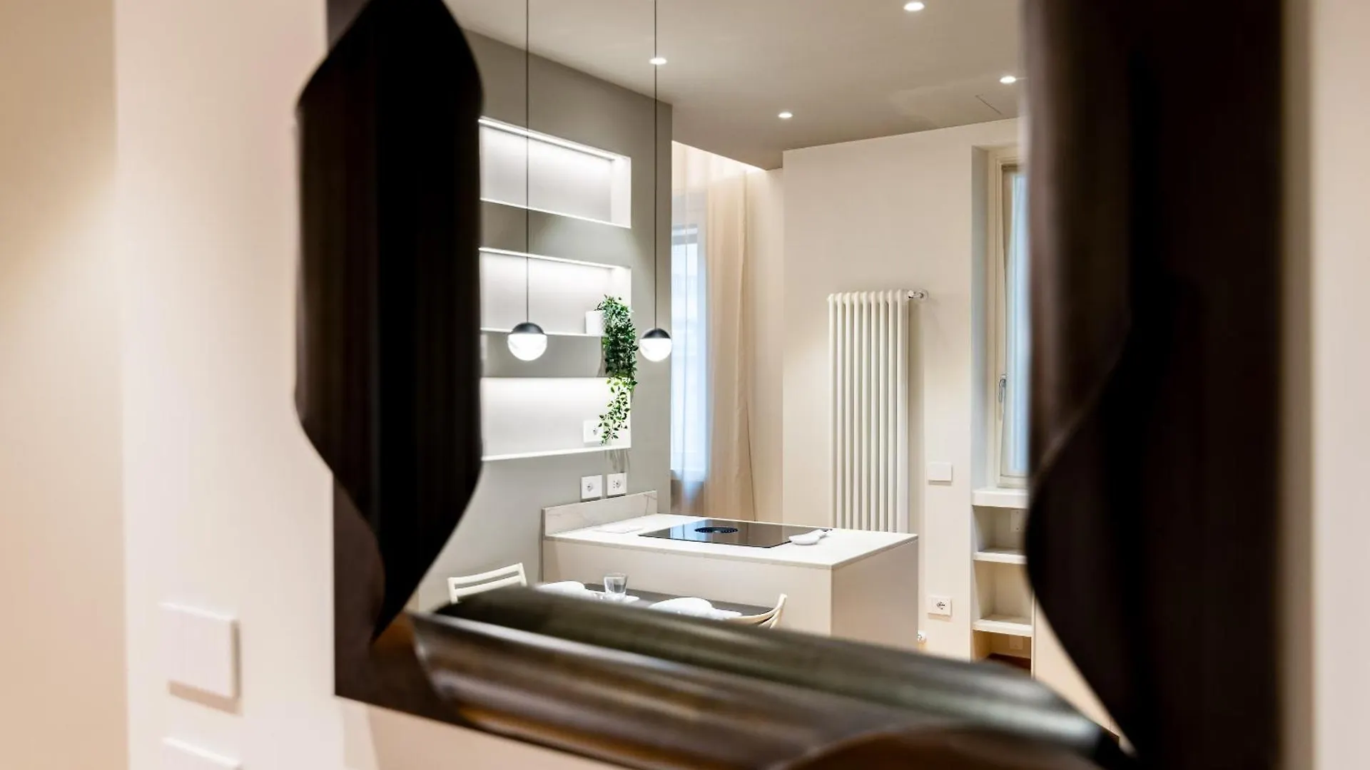 Elegant Design ApartmentDuomo-NavigliA/C E Wi-Fi Milan Italy